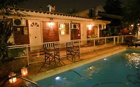 Bernie'S Bed & Breakfast , A 3 Kilometros Del Aerop Ezeiza, Van ,In-Out, Free Ezeiza Airport